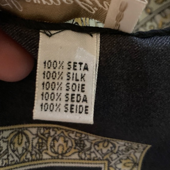 New Hermelin Bellagio Butterfly Pattern Silk Scarf Italy - Picture 4 of 4